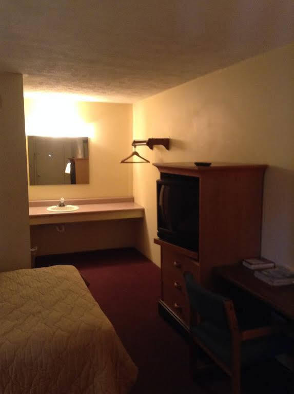 Key West Inn - Hobart Merrillville Eksteriør billede
